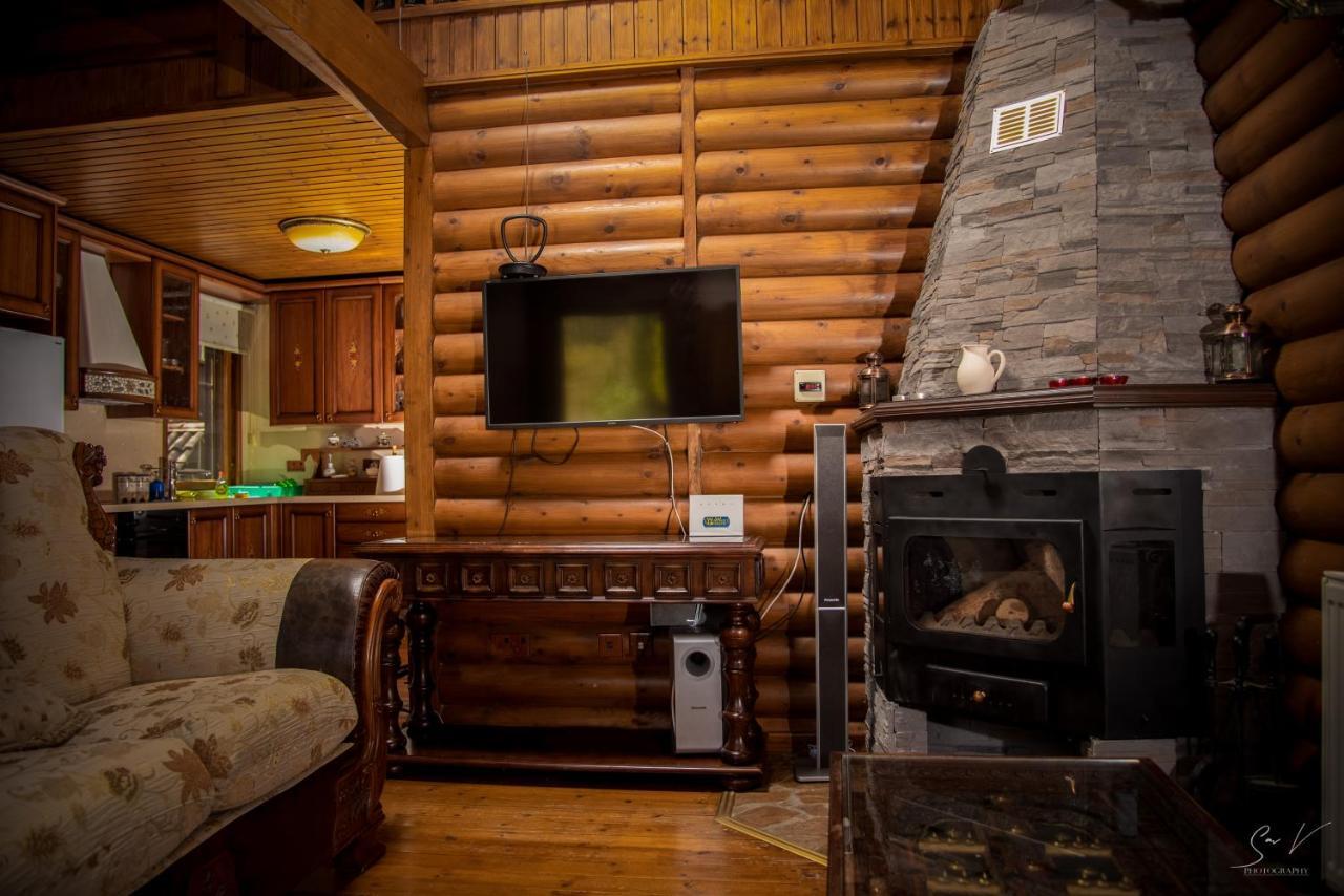 *2 Bdr Log House /Mountains/Queen Bed/Fireplace Gourri Exteriér fotografie