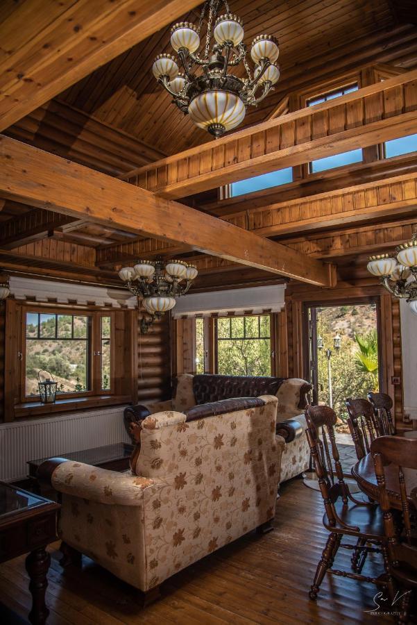 *2 Bdr Log House /Mountains/Queen Bed/Fireplace Gourri Exteriér fotografie